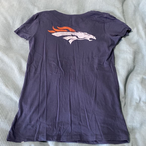 Broncos v-neck tee - Picture 4 of 4